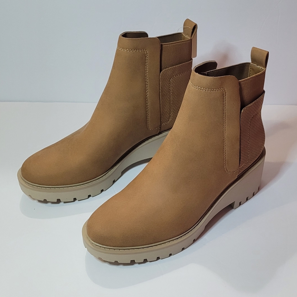 a.n.a Women's Dante Pull On Block Boots Tan Size 7 New In Box